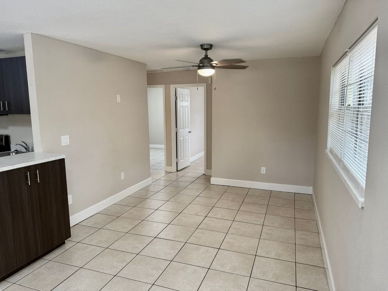 1819 E Fairbanks St - Photo 4 of 20