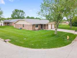 featured image of 3477 Redbud Dr