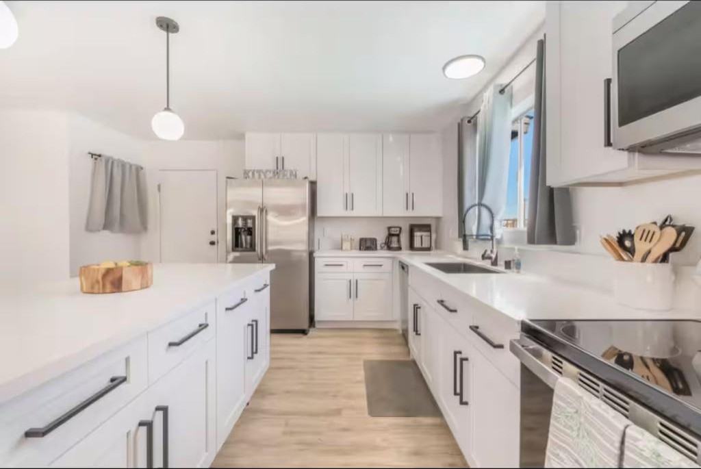 3101 Kings Way - Photo 3 of 24