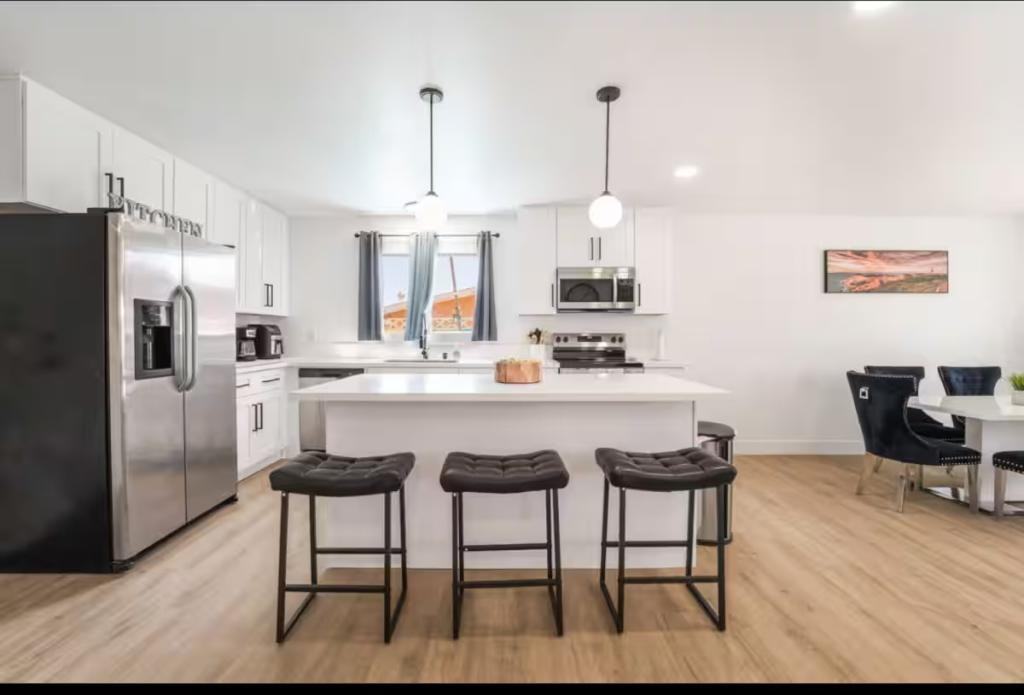 3101 Kings Way - Photo 4 of 24