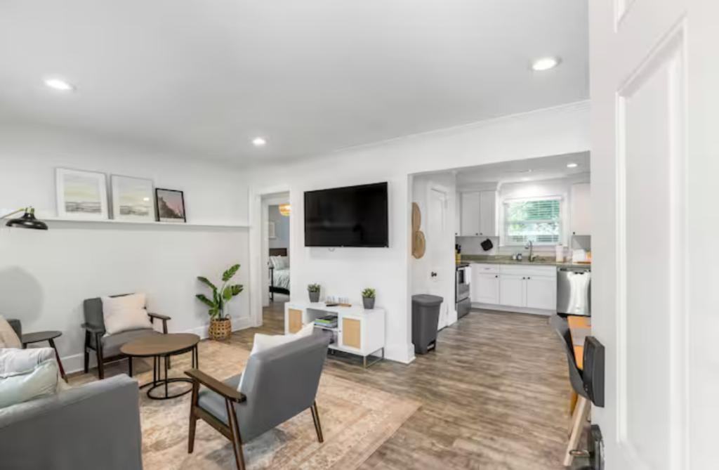 5053 Walker St - Photo 2 of 28