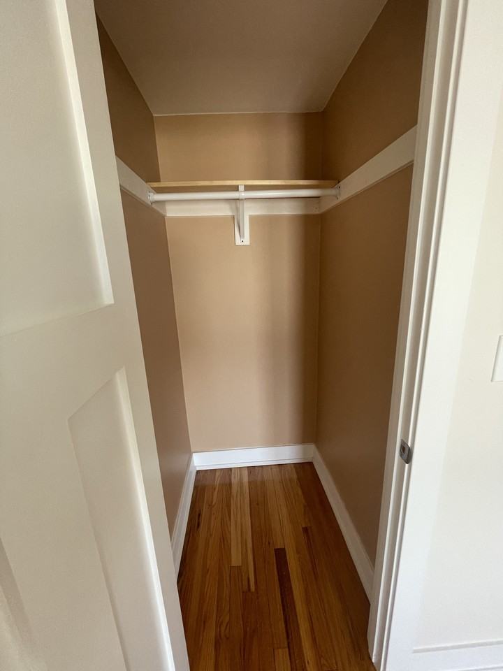 1544 W Highland Ave #2R - Photo 5 of 8