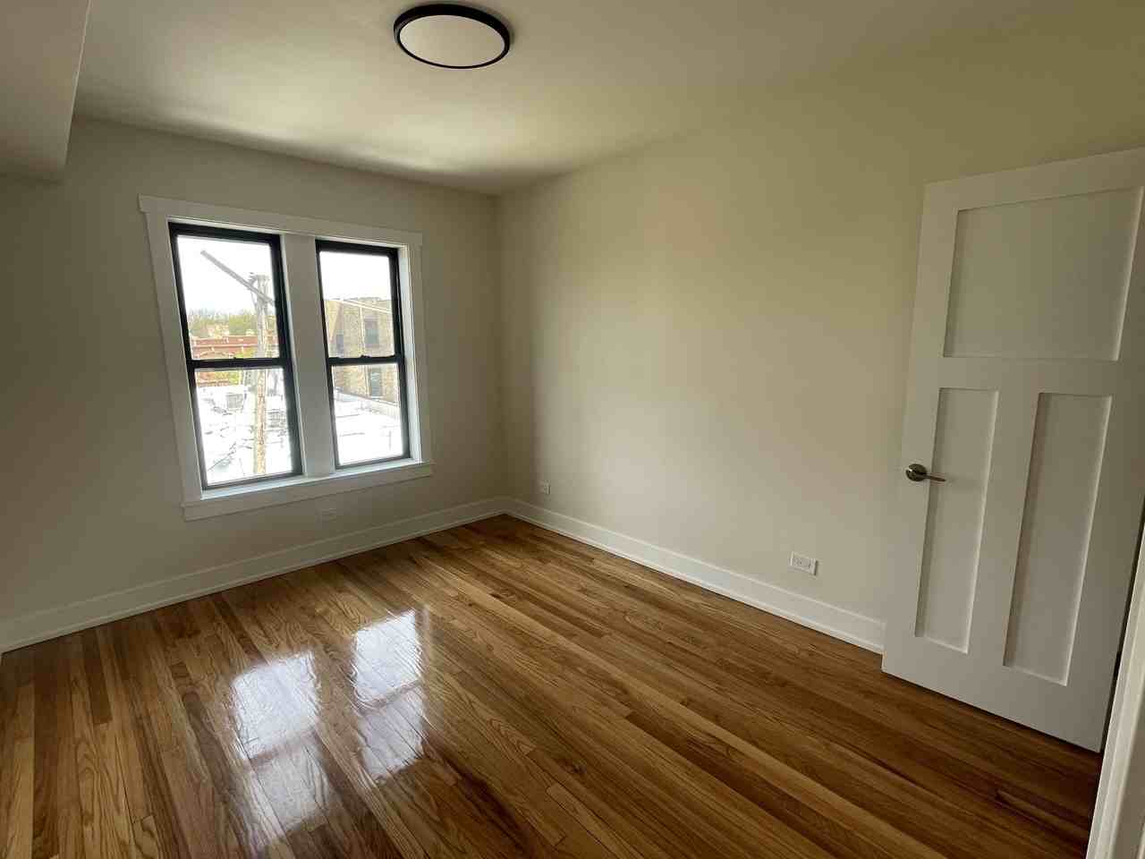 1544 W Highland Ave #2R - Photo 2 of 8