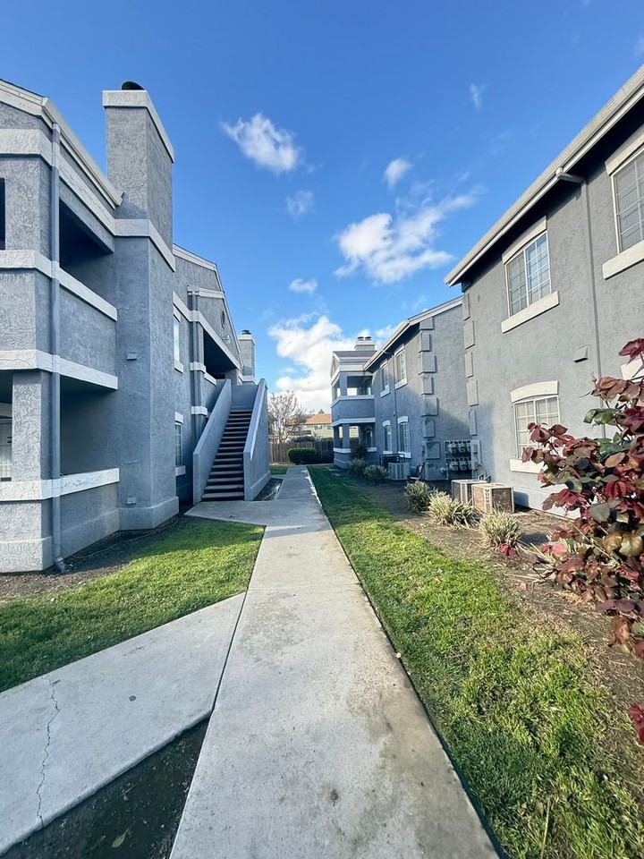 Thrive Living Homes - Photo 2 of 19