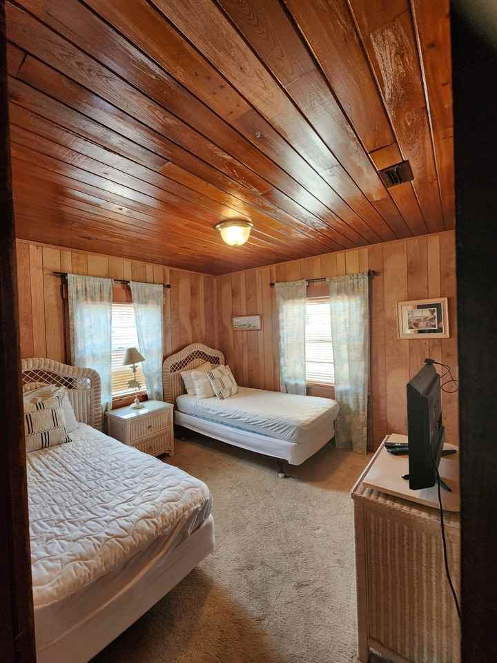 5410 Sunset Ave - Photo 2 of 13