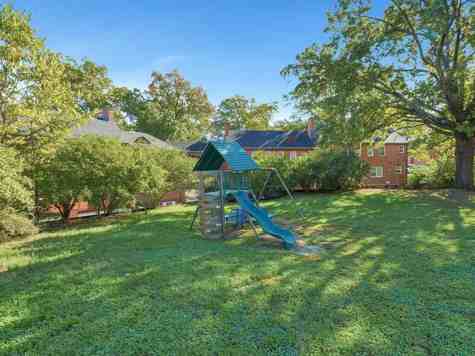 Colonial Park Townhomes 2 of 4