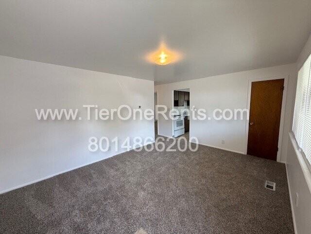 2934 S Adams St - Photo 2 of 11