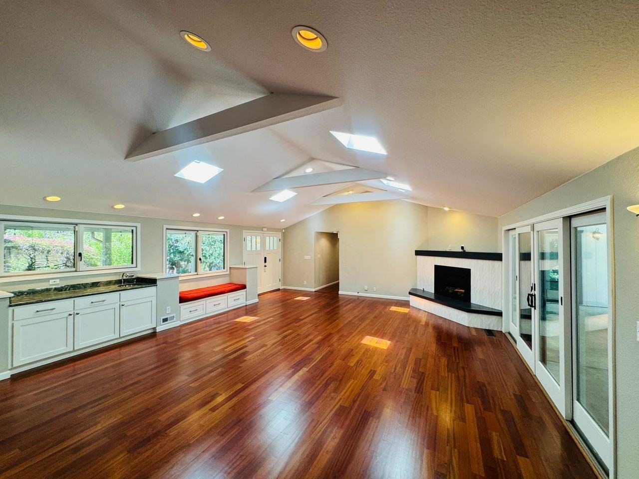 1 Kirkcrest Ct - Photo 3 of 42