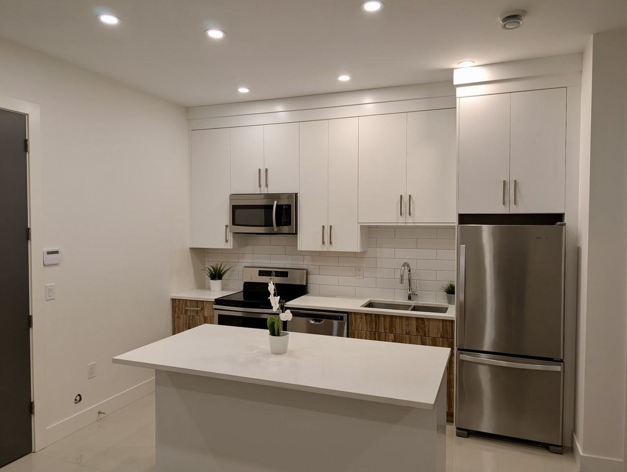 3195 Capstan Crescent - Photo 2 of 23