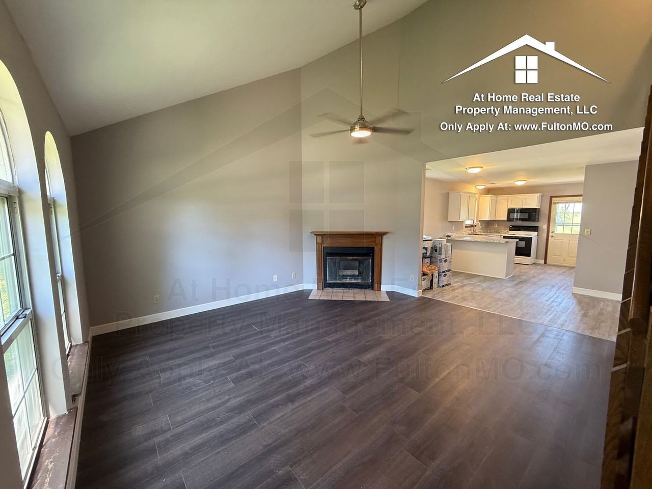 2703 Mayflower Dr - Photo 3 of 33