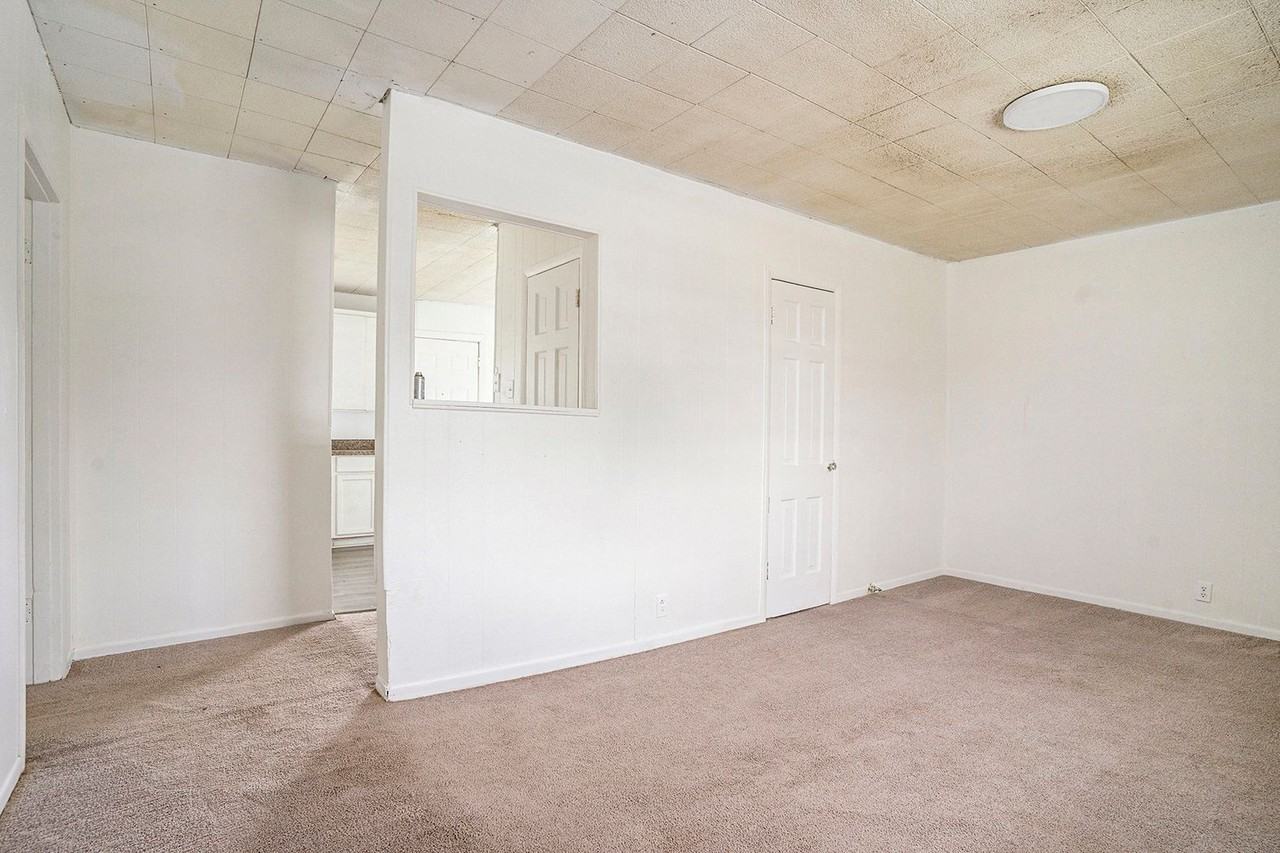 1708 Redwood Dr - Photo 3 of 15