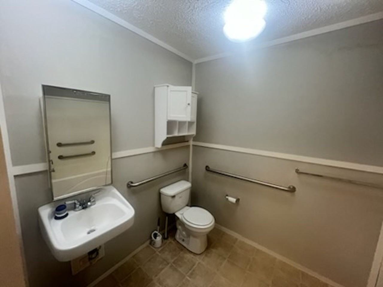 420 West Alabama Avenue - Photo 4 of 5