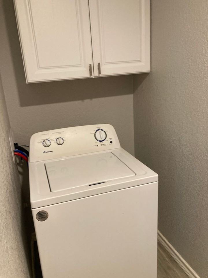 9307 Fairfax St - Photo 3 of 19