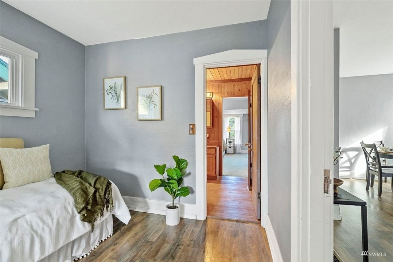 1926 7th St - Photo 6 of 44