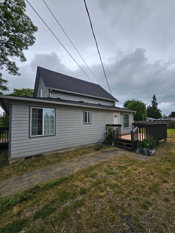 4103 102nd St E - Photo 2 of 27