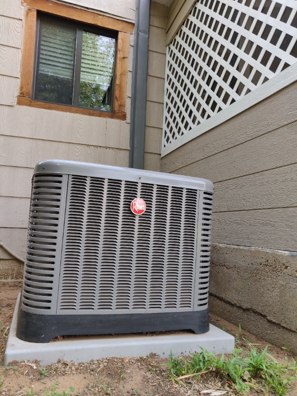 408 N Elm St - Photo 2 of 40