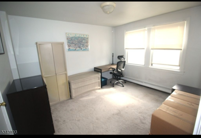 963 E Front St - Photo 2 of 10