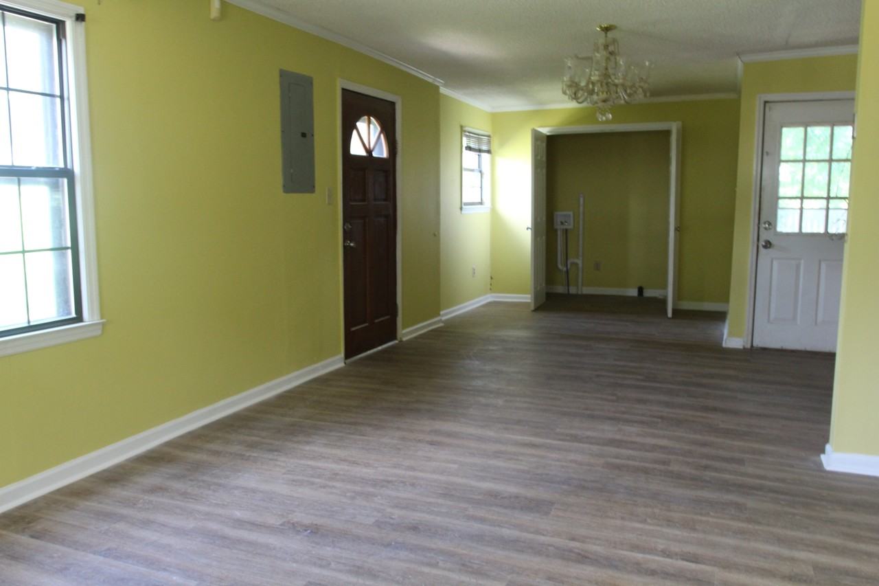 Wadkins Avenue 413 - Photo 3 of 8