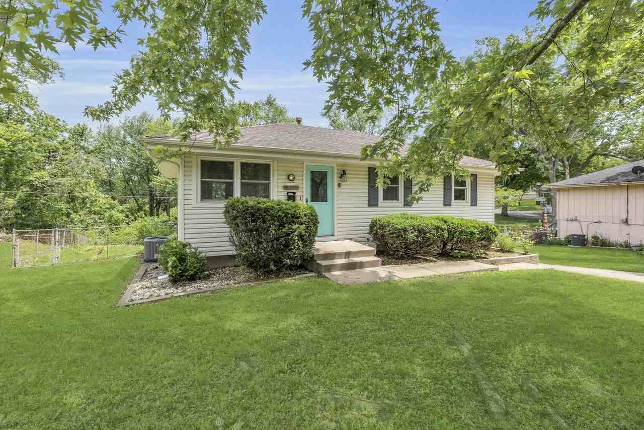 16322 E 34th St S - Photo 3 of 50