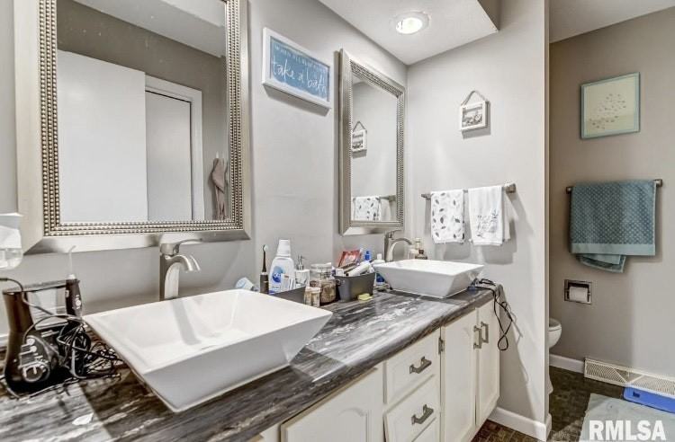 2901 Interlacken Drive, Unit 2901 - Photo 6 of 11