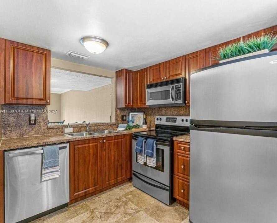 3906 Nw 90th Ave #3906 - Photo 3 of 17