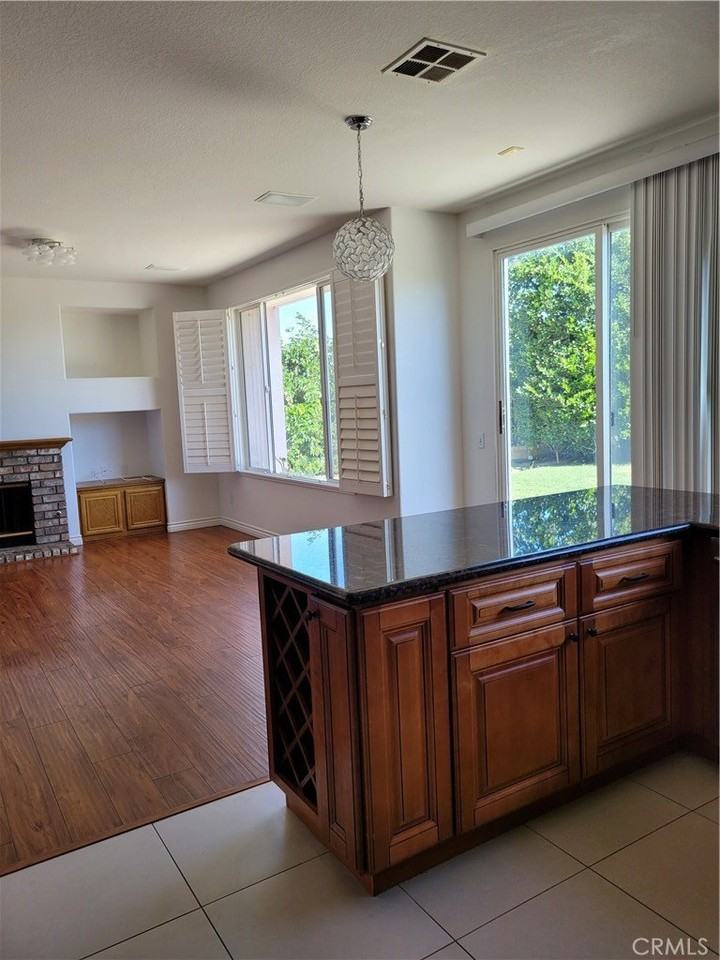 11774 Oakhurst Way - Photo 5 of 26