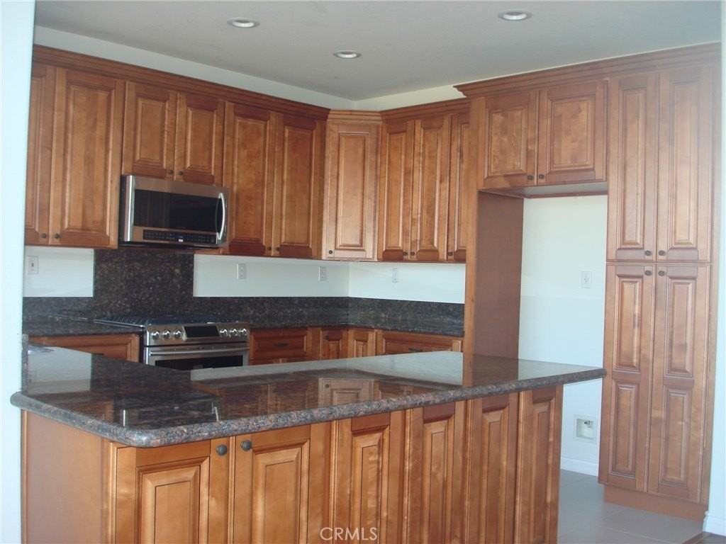 11774 Oakhurst Way - Photo 7 of 26