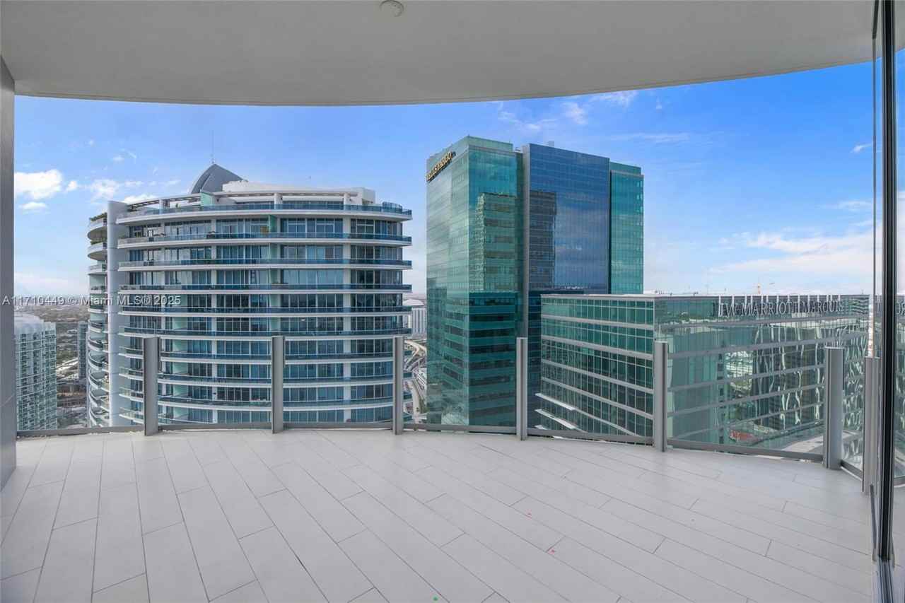 300 Biscayne Boulevard Way #4708 - Photo 6 of 8