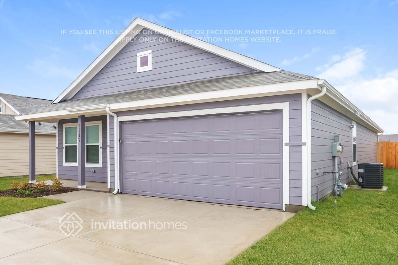 10225 Hackberry Spring Way - Photo 3 of 17