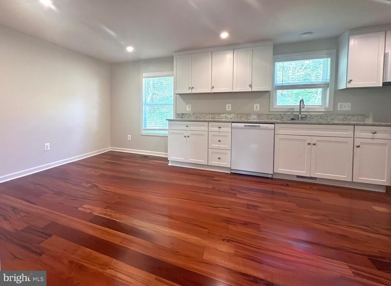 19758 Three Notch Rd - Photo 2 of 9