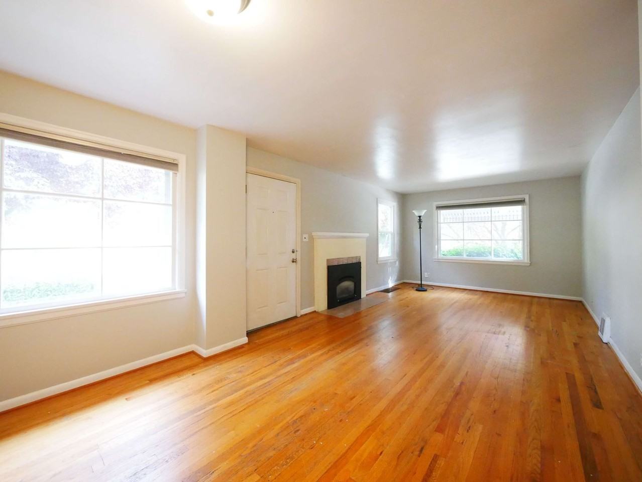 6203 40th Ave Ne - Photo 3 of 39