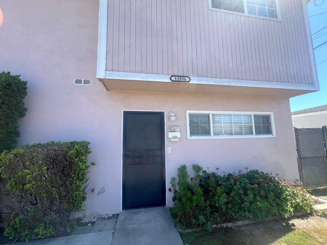 11936 223rd St - Photo 2 of 20