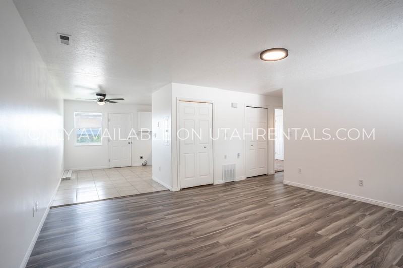 2045 S State St - Photo 2 of 22