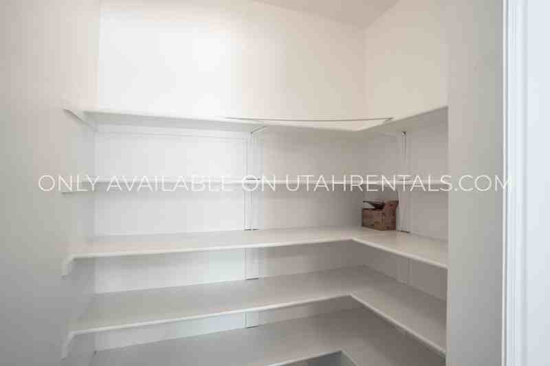 2045 S State St - Photo 7 of 22