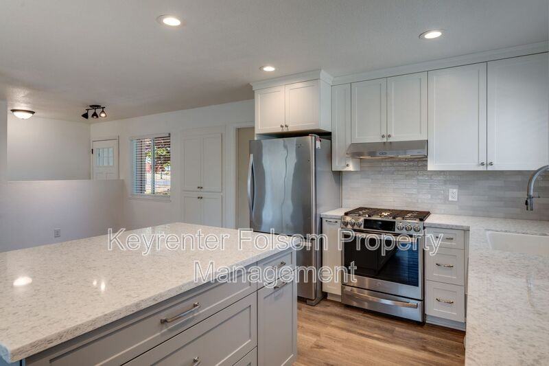 5800 Deary Way - Photo 2 of 45