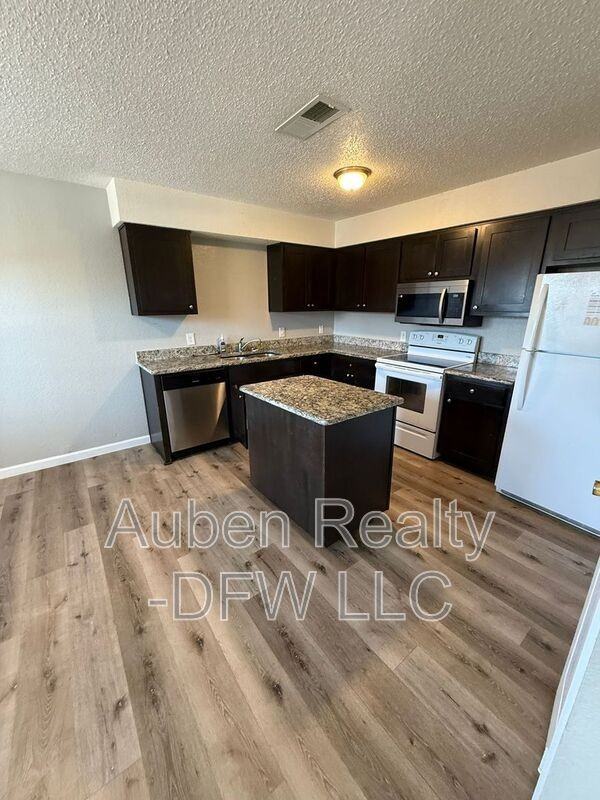 327 Se 3rd St #202 - Photo 4 of 11