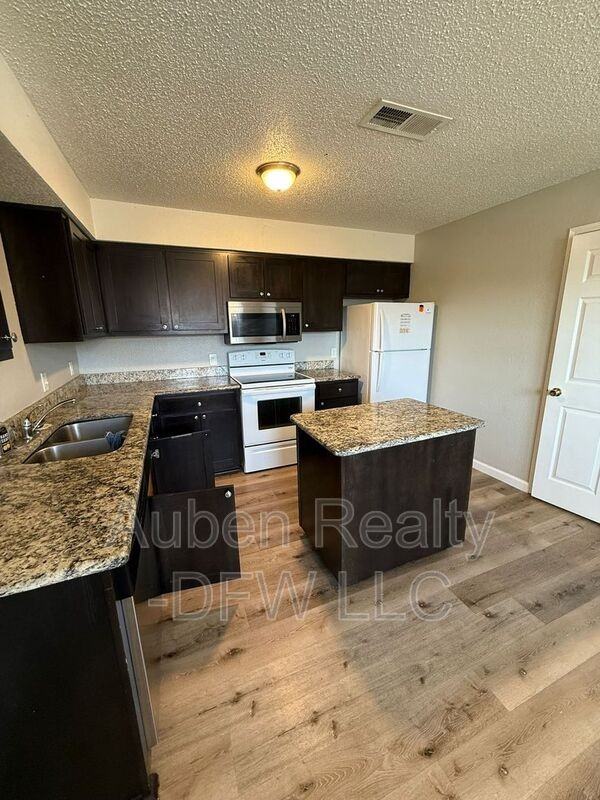 327 Se 3rd St #202 - Photo 5 of 11