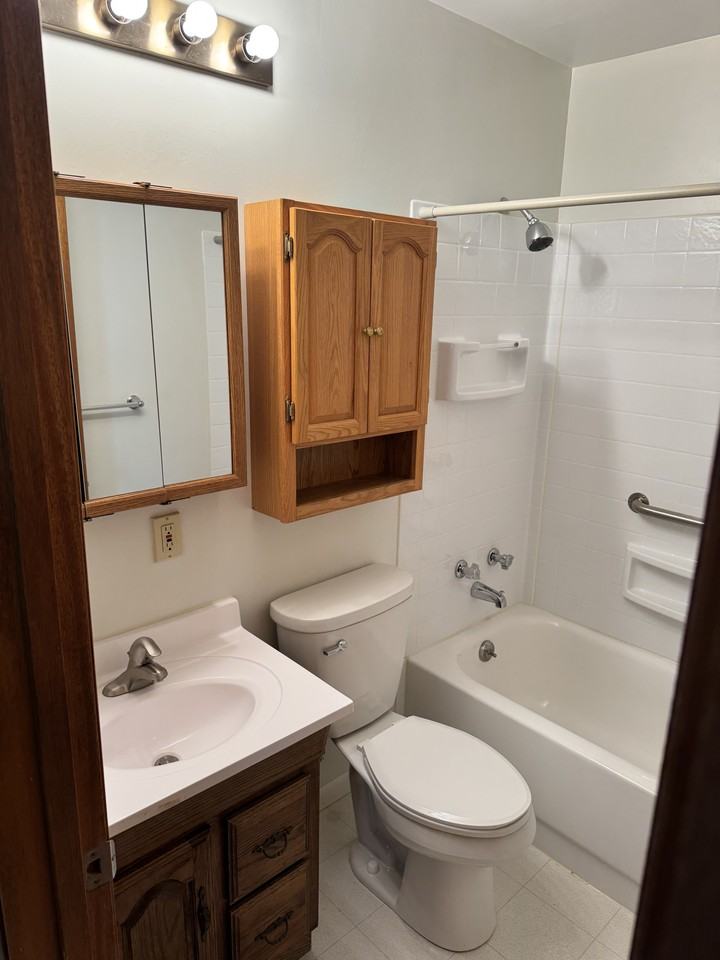 220 6th Ave Nw #208 - Photo 2 of 5