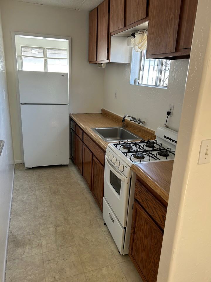 1641 86th Ave #86H - Photo 3 of 6