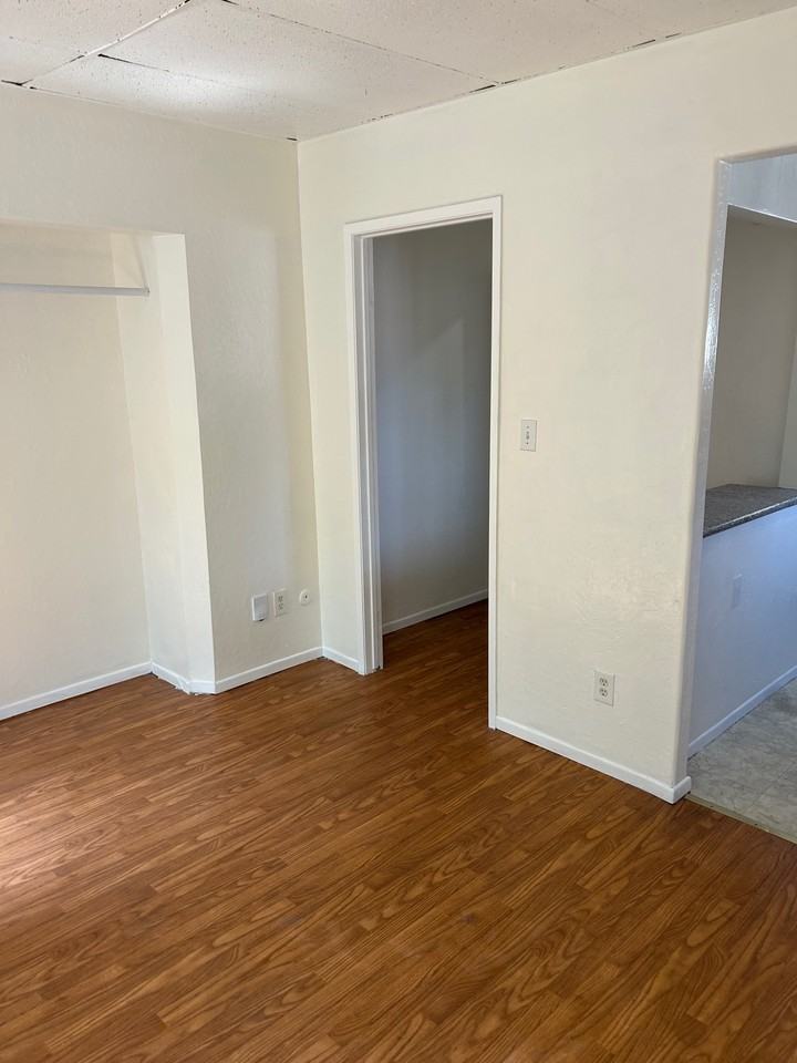 1641 86th Ave #86H - Photo 5 of 6