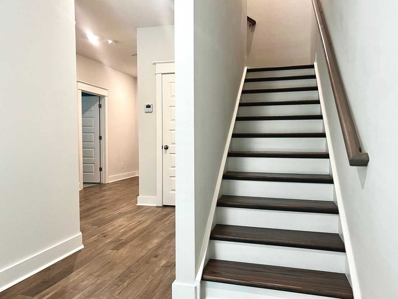 1510 Martel St - Photo 4 of 25