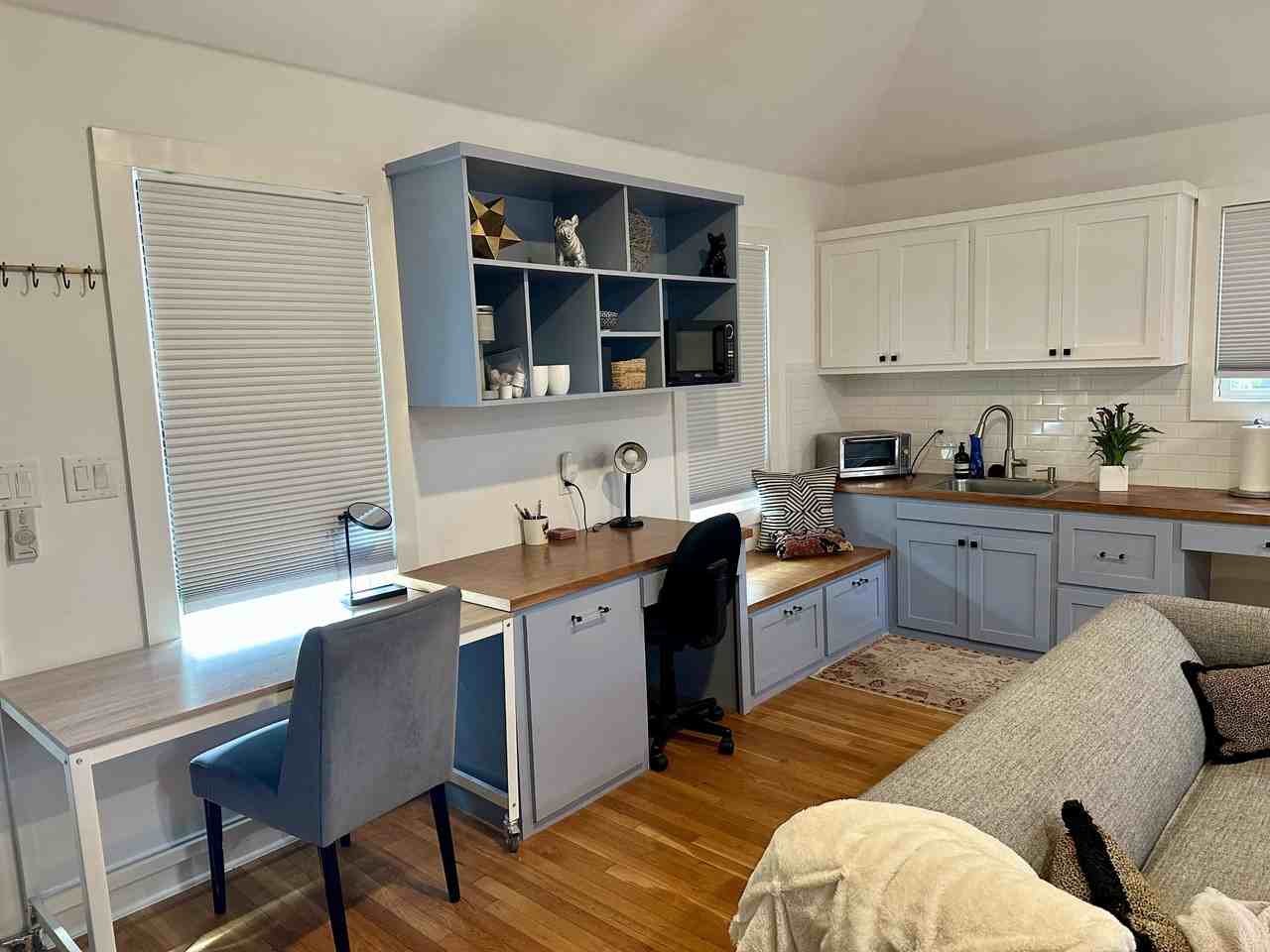 2402 W 8th St - Photo 3 of 13
