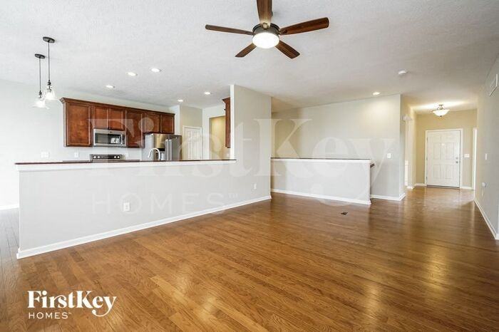 222 Sycamore Ln - Photo 3 of 15