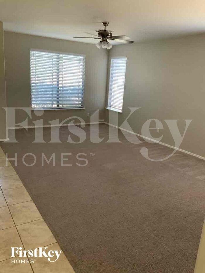 12563 W Osborn Rd - Photo 2 of 17