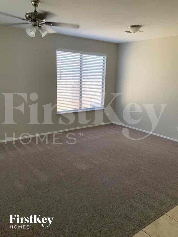 12563 W Osborn Rd - Photo 3 of 17