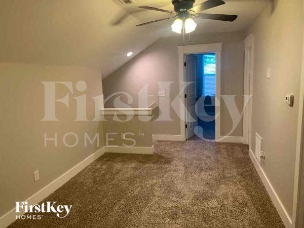 102 Jefferson Dr - Photo 3 of 12