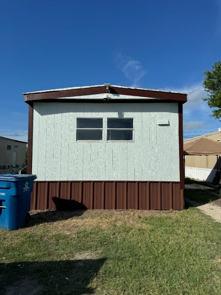 2111 W Austin St ( BQ ) - Photo 4 of 21