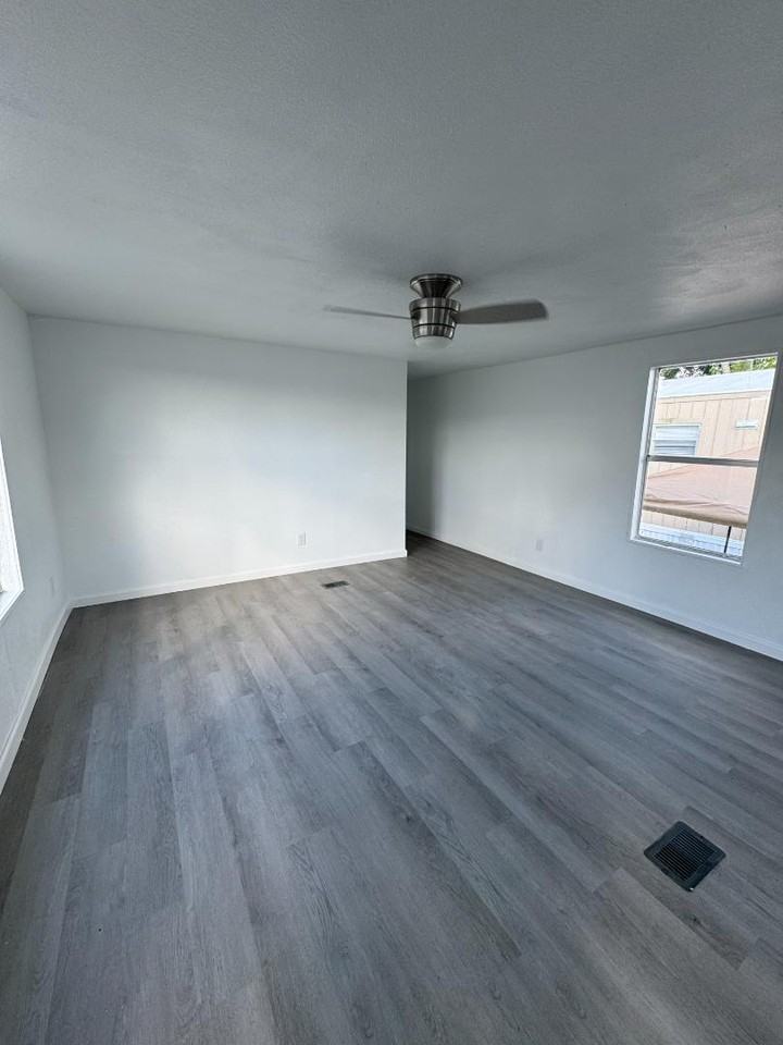 2111 W Austin St ( BQ ) - Photo 7 of 21