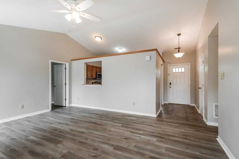 6036 Miller Woods Ln - Photo 3 of 16