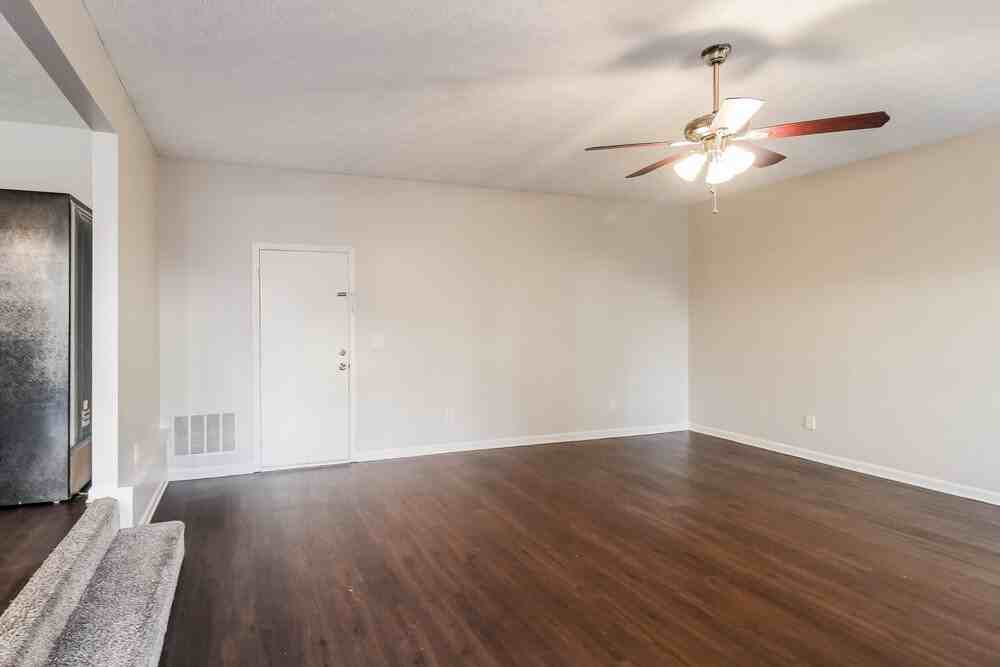 670 Compton Ln - Photo 5 of 17